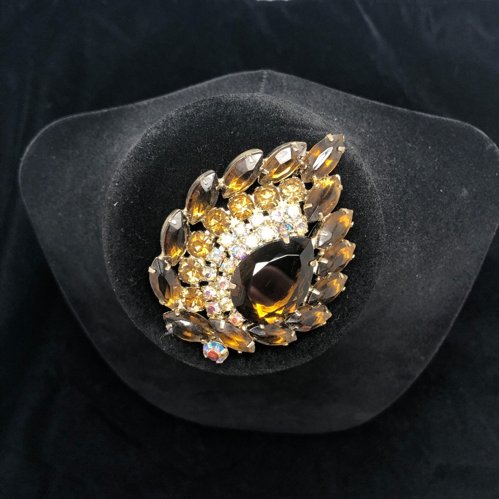 Beautiful Amber Vintage Brooch with Rhinestones